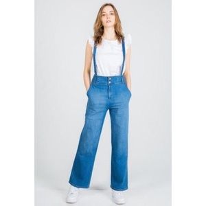 O2 That Girl Cropped Flared Denim Overalls-Size: L